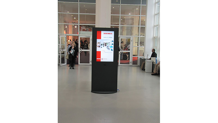 ePoster auf einer Stele